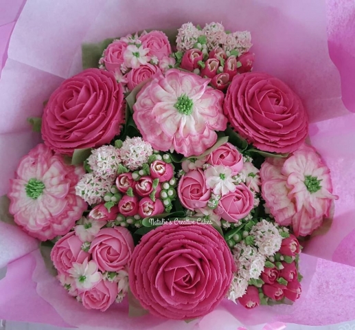 "Medium Deluxe Bouquet in Pinks"