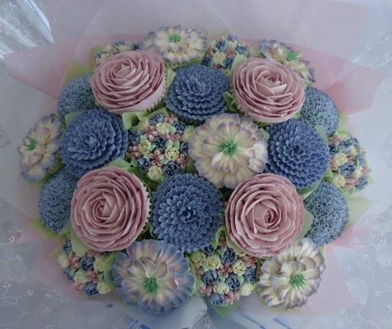 "Extra Large Cupcake Bouquet Bluebell & Dusky Pink"