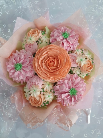 Small Deluxe Cupcake Bouquet in Peach and Pink