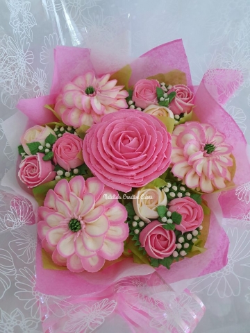 "Small Deluxe Cupcake Bouquet in Pink"