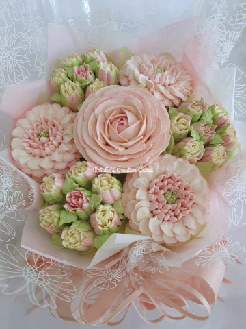 "Small Cupcake Bouquet in Blush"