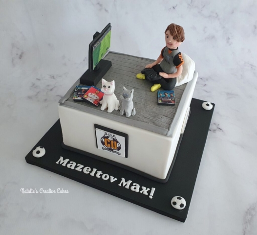 "Boys Barmitzvah PS4 Cake"
