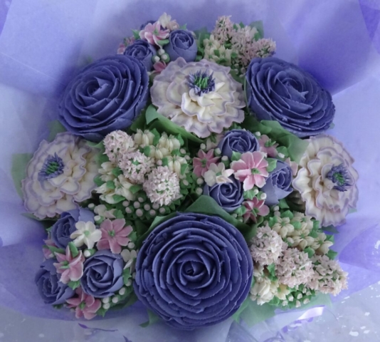 "Medium Deluxe Bouquet in Lilac and Pastel Pink"