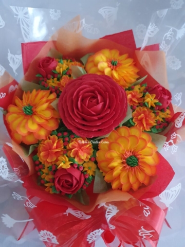 "Small Deluxe Bouquet Orange and Red"