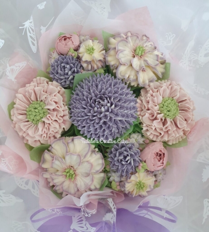 "Small Deluxe Bouquet Vintage"