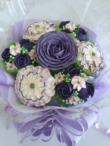 "Small Deluxe Bouquet Purple and Blush"
