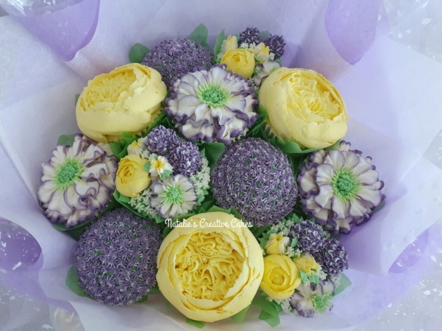 "Medium Deluxe Bouquet Lemon and Lilac"